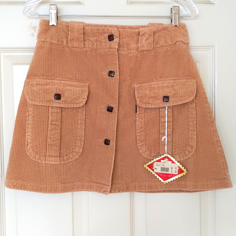 NWT. REPLAY Corduroy skirt. Made in Italy.